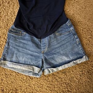 Maternity Women’s Denim Roll-Cuff Shorts in Light Blue